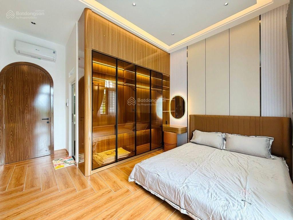 Mặt tiền kinh doanh gò vấp  3 tầng  100m2  4 pn, 4wc  sân thượng rộng thoáng  giáp tân bình