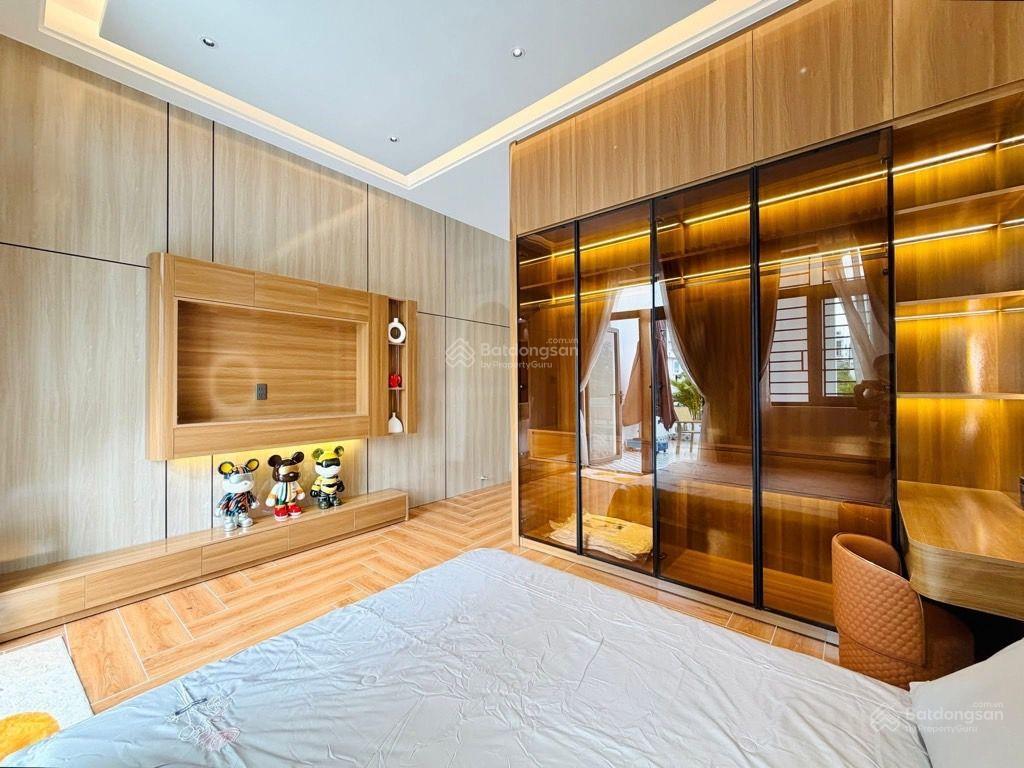 Mặt tiền kinh doanh gò vấp  3 tầng  100m2  4 pn, 4wc  sân thượng rộng thoáng  giáp tân bình