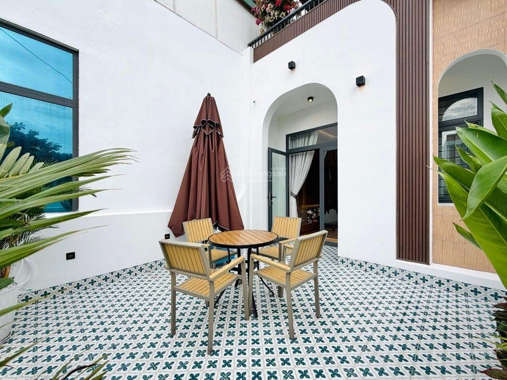 Mặt tiền kinh doanh gò vấp  3 tầng  100m2  4 pn, 4wc  sân thượng rộng thoáng  giáp tân bình