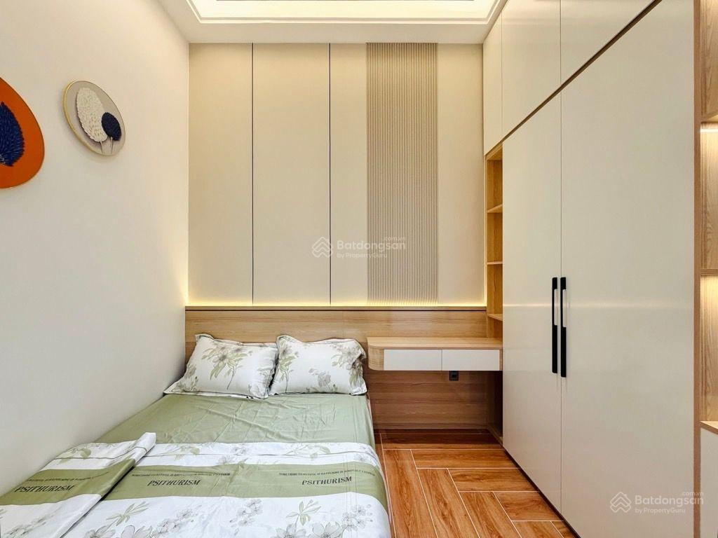 Mặt tiền kinh doanh gò vấp  3 tầng  100m2  4 pn, 4wc  sân thượng rộng thoáng  giáp tân bình