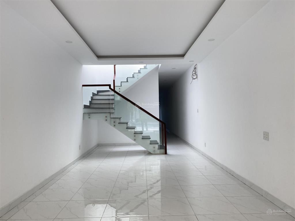 Bán căn nhà 4pn  97m2  full nội thất, ngay làng đại học quốc gia hcm, cho thuê được ngay