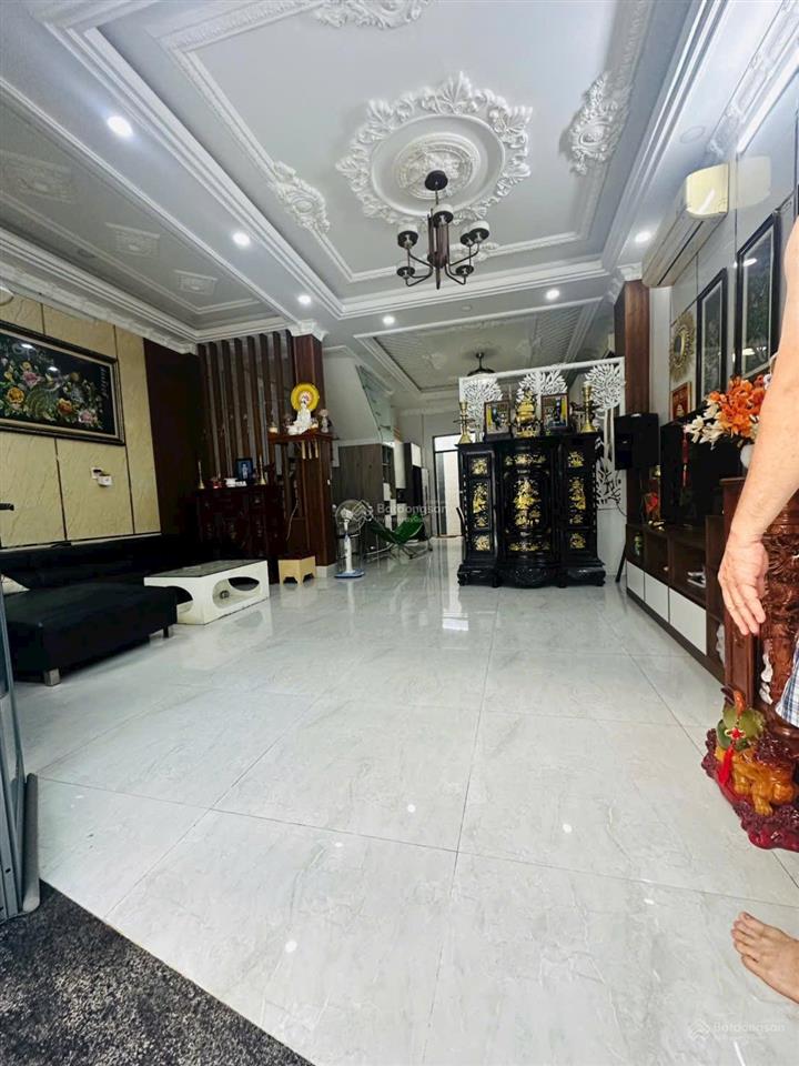 Còn xót 1 siêu phẩm 6,2x13,5m xây 4 tầng, đường 6m oto trong nhà. sát q7 giá chỉ 7,39 tỷ tl