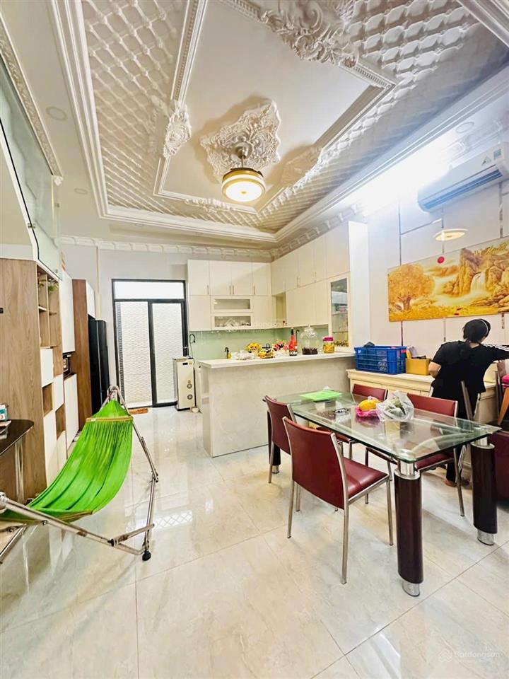 Còn xót 1 siêu phẩm 6,2x13,5m xây 4 tầng, đường 6m oto trong nhà. sát q7 giá chỉ 7,39 tỷ tl