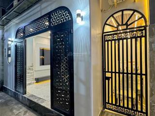 Biệt thự 6,5m x 10m có 3pn và 3wc, trệt lầu, shr giá chỉ 4,85 tỷ. huỳnh tấn phát, sát quận 7