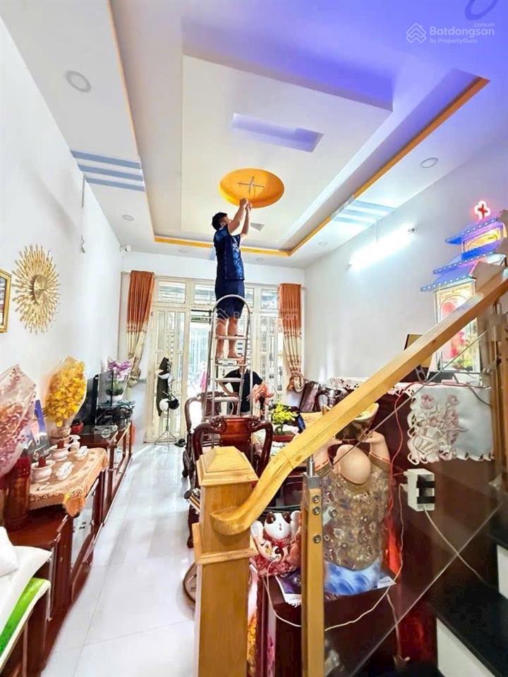 Bán gấp nhà 3 tầng 4x14m, mặt tiền hẻm xe hơi huỳnh tấn phát, kinh doanh buôn bán, 6.5 tỷ,gần kho b