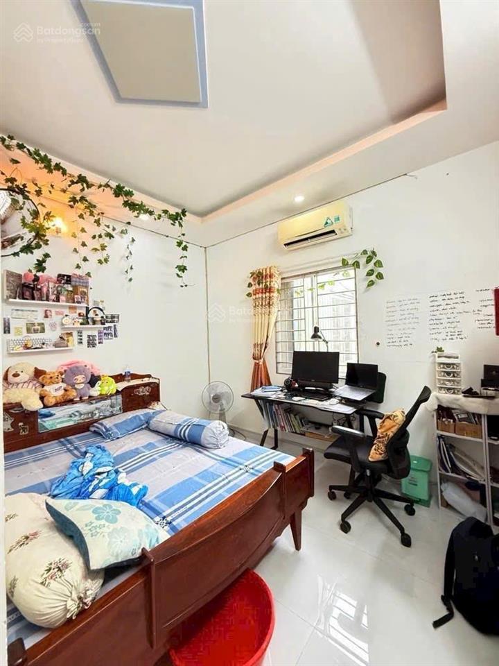 Bán gấp nhà 3 tầng 4x14m, mặt tiền hẻm xe hơi huỳnh tấn phát, kinh doanh buôn bán, 6.5 tỷ,gần kho b