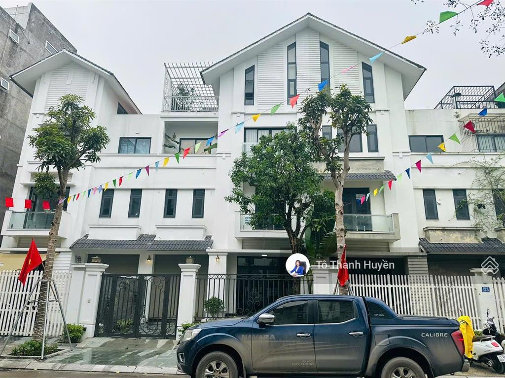 Gấp! bán biệt thự khu c geleximco  dt 200m²x3.5t, mt 8m  gần aeon mall hà đông  giá nhỉnh 33 tỷ!