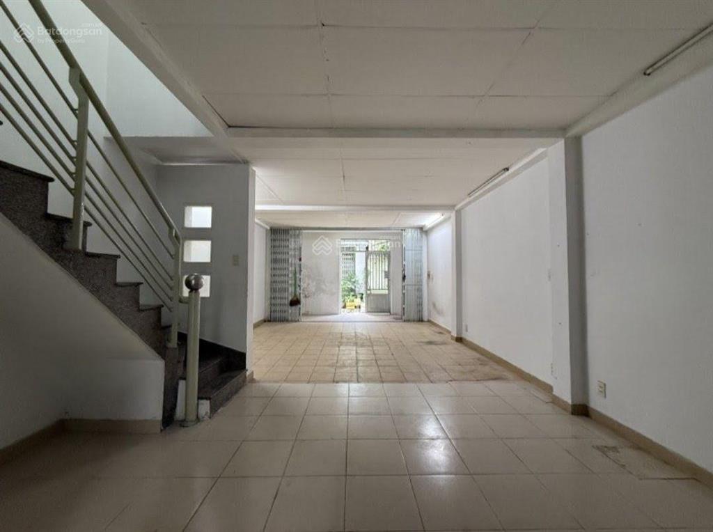 Nhà 2 mặt tiền hxh lạc long quân, p. 8, tân bình, dt 5 x 13m, 2 tầng, giá 5 tỷ 7