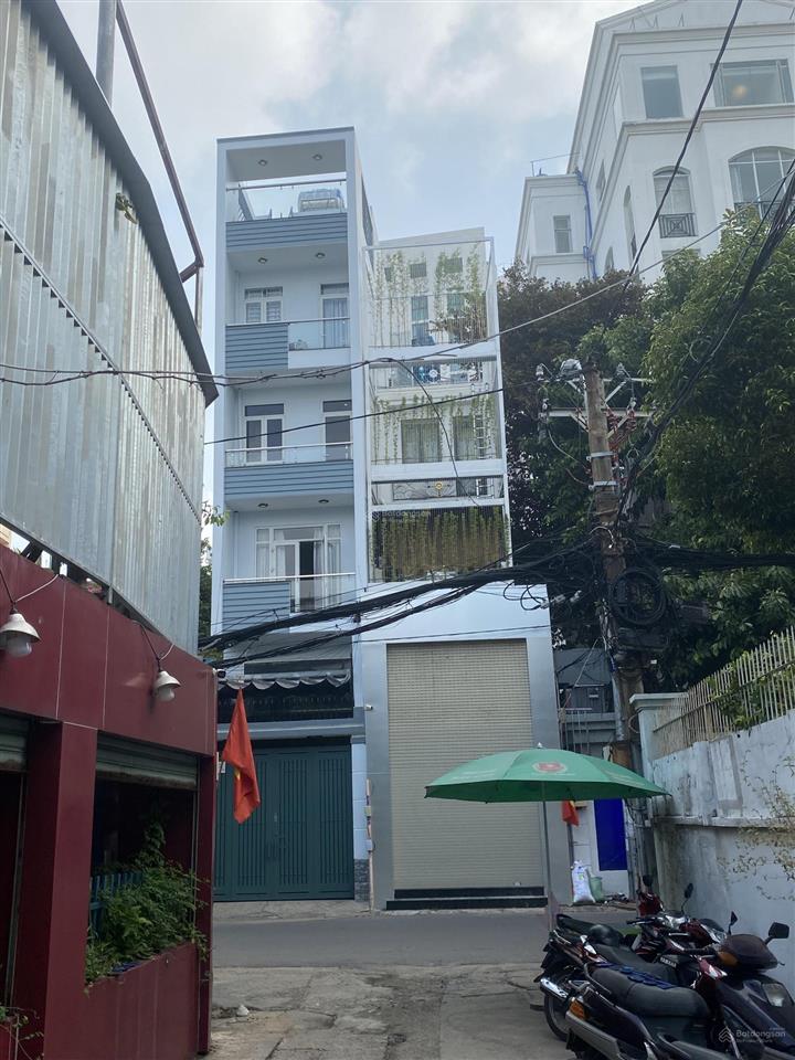 Bán gấp nhà mặt tiền số 10 đường hoàng diệu, phường 10, quận phú nhuận