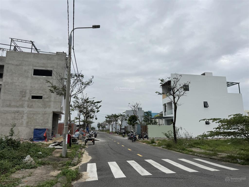Bán lô đất đông nam ngay đầm sen, view công viên gần sông dân cư sầm uất đã có sổ đỏ