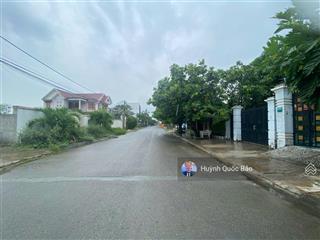 Chính chủ gửi bán lô đất 350m2, chỉ 65tr/m2, đường 811, p. phú hữu, tp.thủ đức.