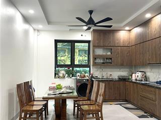 Nhà mình cần bán. nhà mình tự xây nhà móng cột bê tông 6 tầng có ô chờ thang máy