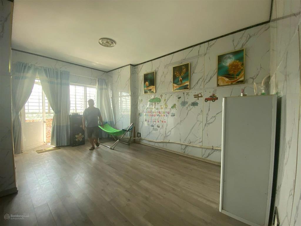 Cần bán căn hộ tầng 18, 2 phòng ngủ, 73m2