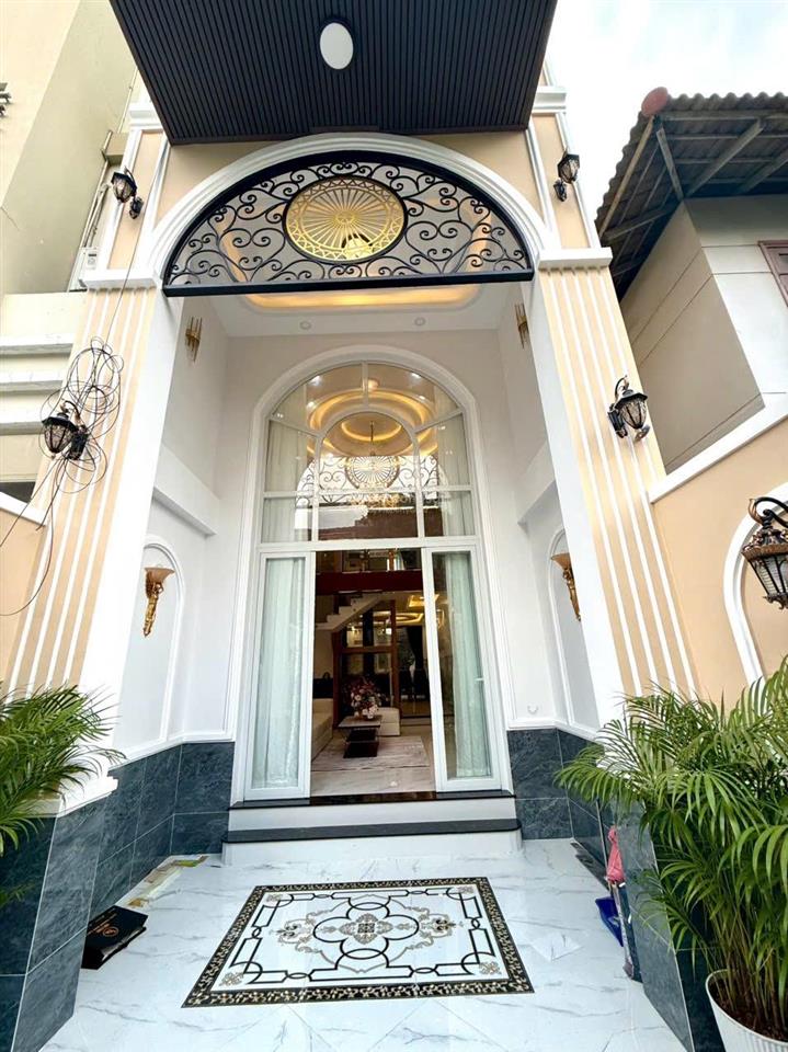 Bán nhà đẹp lung linh 6 tầng có thang máy quận 7