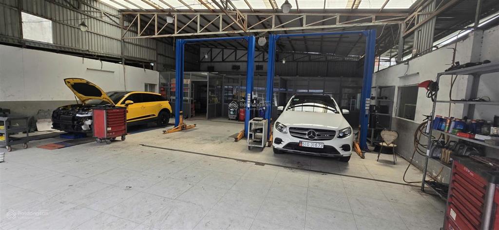 Cho thuê nhà xưởng 1500m² mặt tiền đường container quận 7  giá 130 triệu/tháng