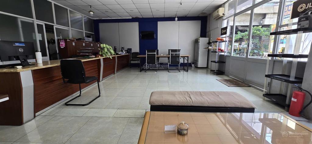 Cho thuê nhà xưởng 1500m² mặt tiền đường container quận 7  giá 130 triệu/tháng