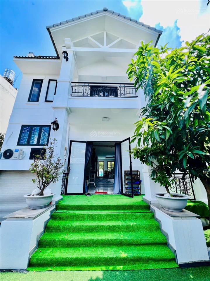 Chính chủ cho thuê gấp biêt mt kdc làng đại học abc. giá 38 tr/th full ntcc  0777 789 ***.