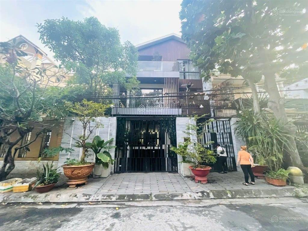 Chính chủ cho thuê kdc trung sơn, dt. 8x20m, 1 trệt 3 lầu nhà mới đẹp giá 40 triệu/tháng 