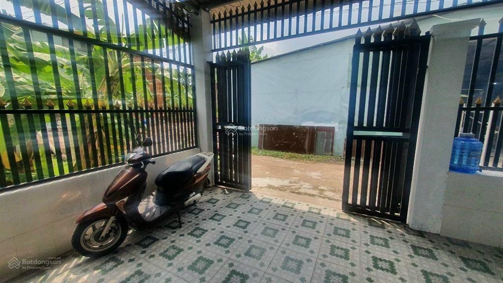 Chủ nhà cần bán gấp giá 3,3 tỷ. nhà một trệt 1 lầu an sơn 25 thuận an bình dương