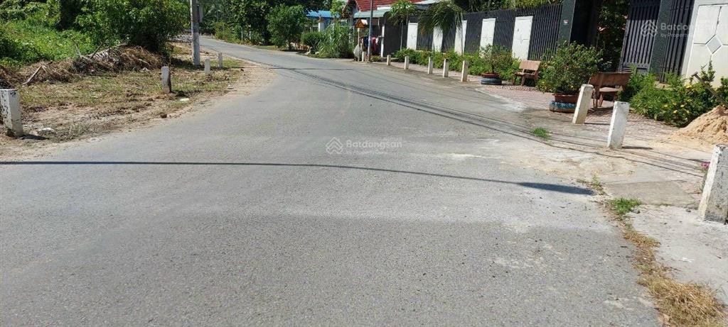 Chủ cần sang lại miếng đất dt 83m2, đã có 64m2 thổ cư. khu vực sát đường an sơn 01