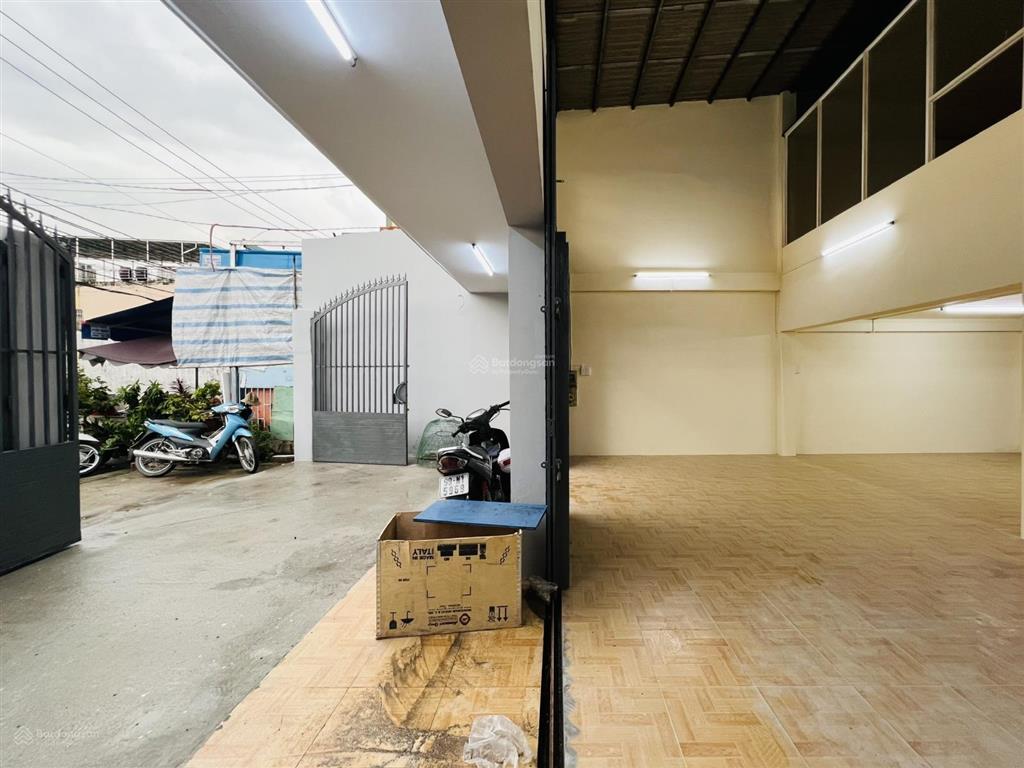 Bán nhà 2 tầng đường hương lộ 2, rộng 12m dt 8x20m, 2 sổ riêng giá tốt 11,2 tỷ shr