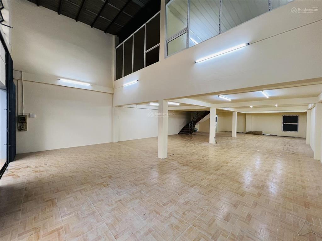 Bán nhà 2 tầng đường hương lộ 2, rộng 12m dt 8x20m, 2 sổ riêng giá tốt 11,2 tỷ shr