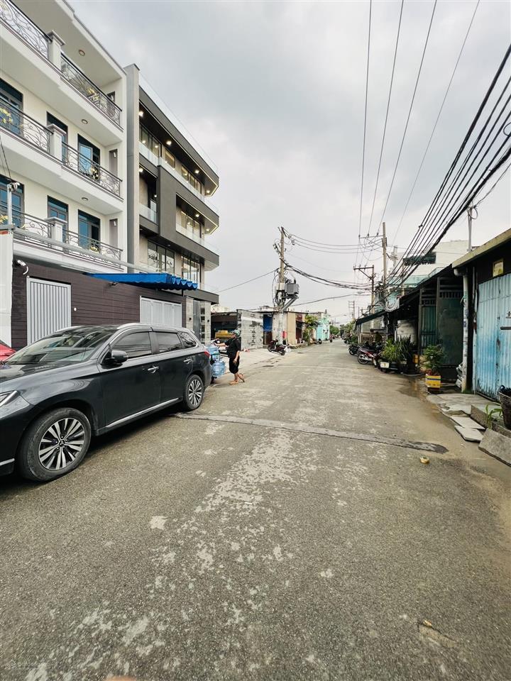 Bán nhà 2 tầng đường hương lộ 2, rộng 12m dt 8x20m, 2 sổ riêng giá tốt 11,2 tỷ shr