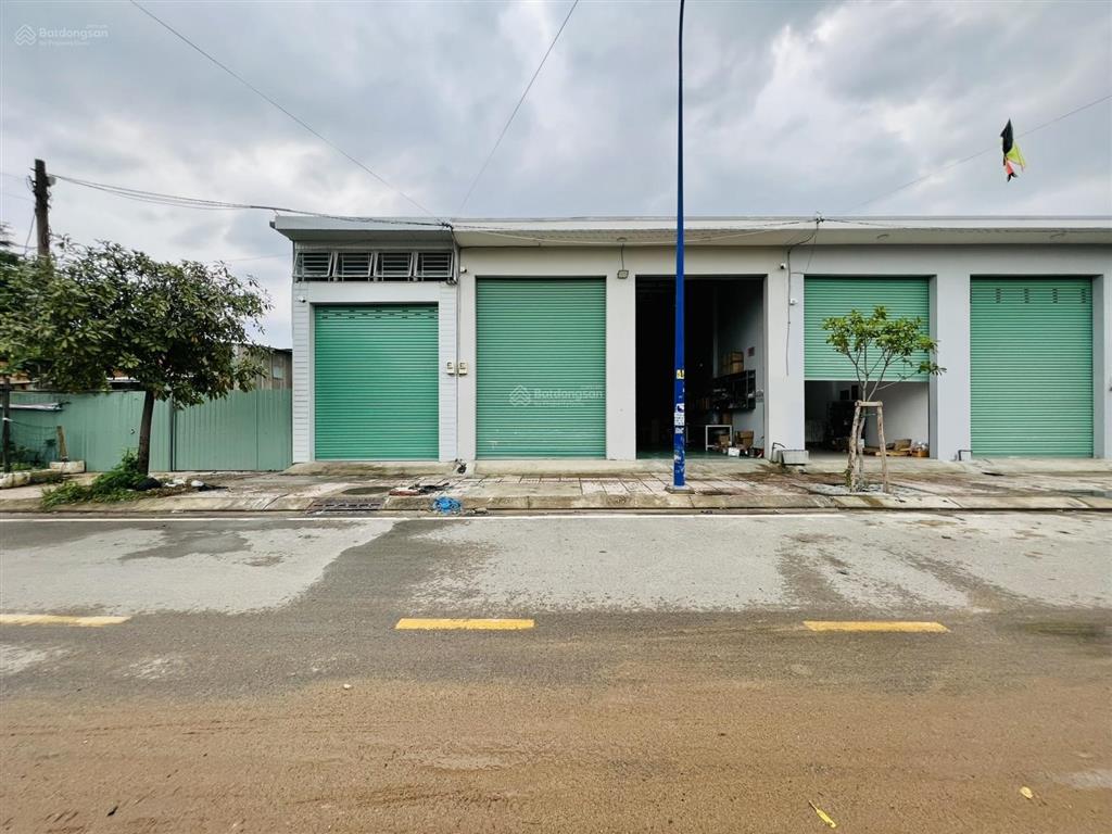 Bán Đất Mặt Tiền Sát Kênh Tham Lương 12x25m SHR Giá Tốt 32 Tỷ Tặng Sẵn Kho Cho Thuê