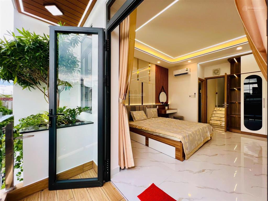 Bán dãy nhà phố cao cấp có thang máy đường lê trọng tấn giáp tân phú, 4x20m x 5 tầng, 9,2 tỷ