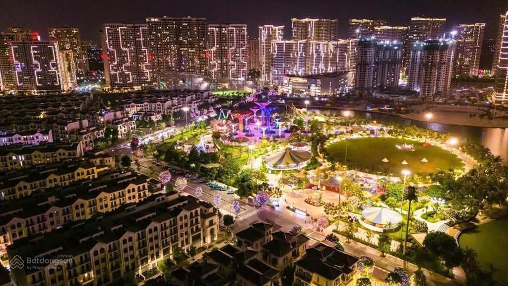 Bán căn 3pn2wc, khu opus one, view công viên 36ha, dt100m2, giá 9 tỷ, nhà mới 100%, nội thất đầy đủ