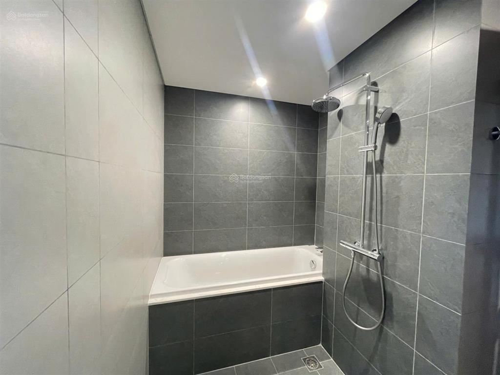 Bán căn 3pn2wc, khu opus one, view công viên 36ha, dt100m2, giá 9 tỷ, nhà mới 100%, nội thất đầy đủ