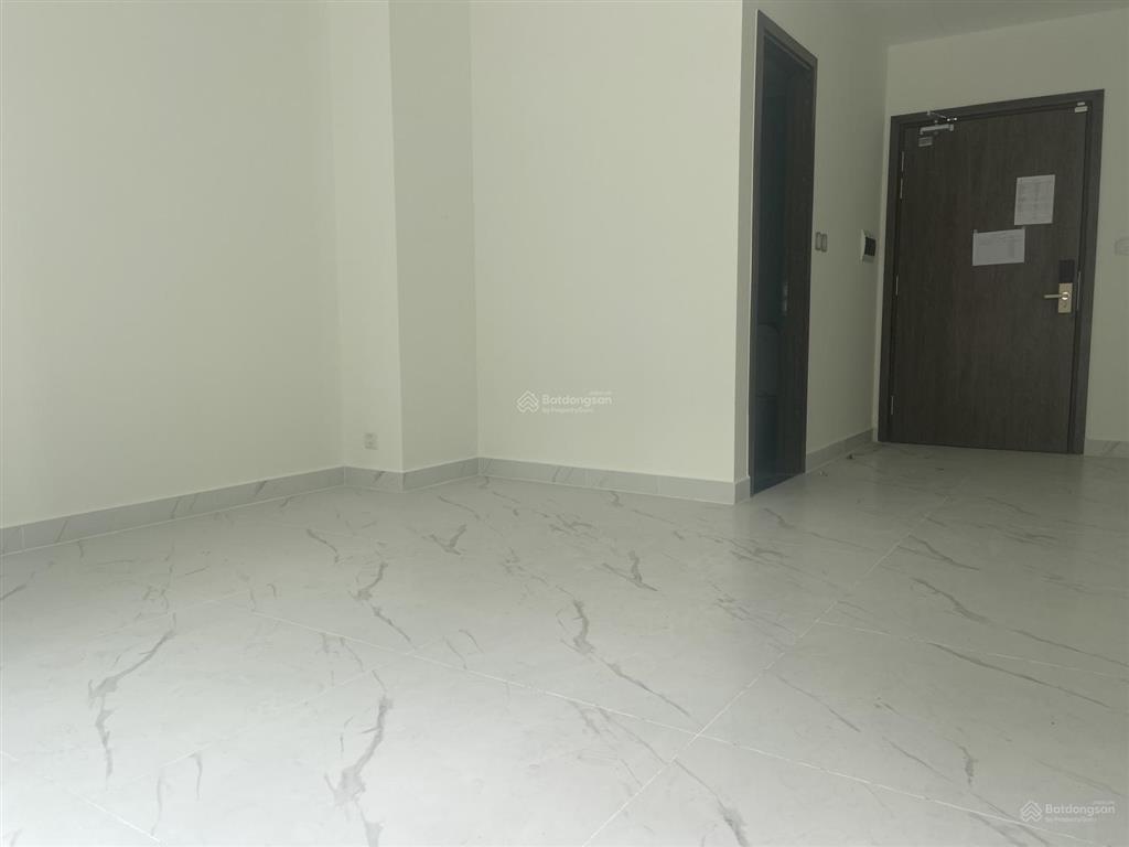 Bán căn studio có ban công the beverly  vinhomes, dt 34m2, giá 2.39 tỷ, tầng trung view thoáng mát