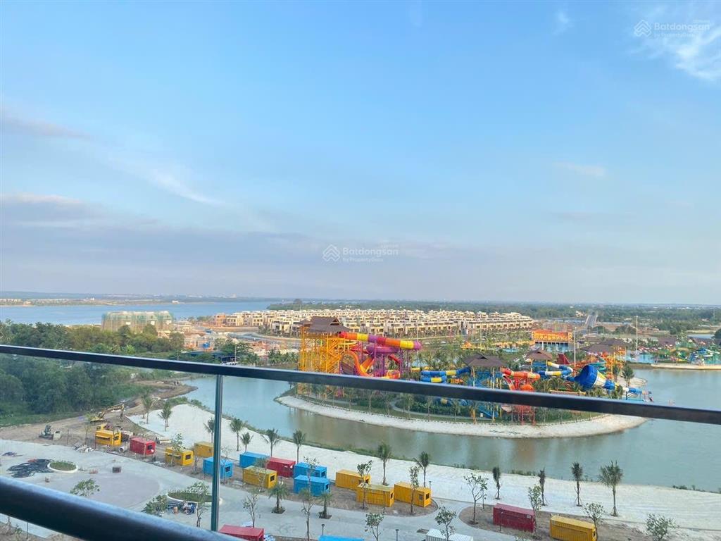 Bán căn 1pn view trực diện công viên 36ha, giá 4 tỷ, dt54m2 the beverly  vinhomes q9, nhà mới cđt