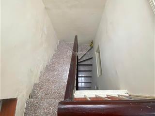 Cho thuê nhà riêng 4 tầng tại ngõ 84 ngọc khánh, ba đình. chỉ 12 tr/th. ngõ rộng ô tô đỗ cửa