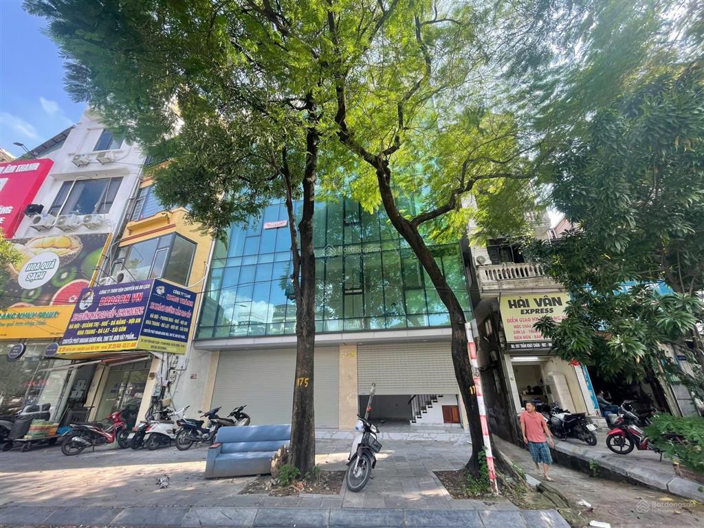 Cho thuê nhà mặt phố trần khát chân 60m2 x 5 tầng, thang máy, mt 10m, thông sàn, mới đẹp