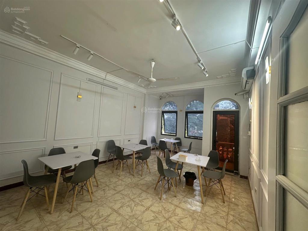 Cho thuê nhà mặt phố trần khát chân 40m2 x 5t, mt 5m, chỉ 26 triệu, nhà đẹp, làm mọi mô hình