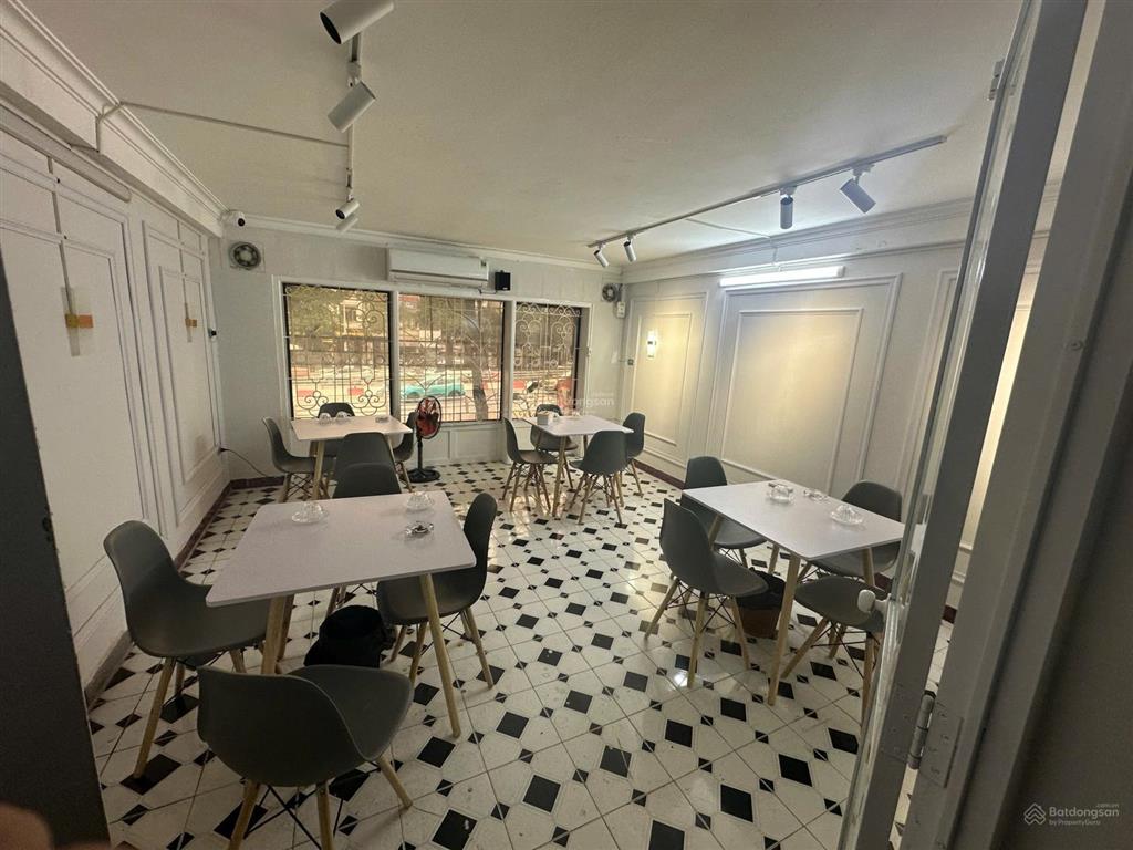 Cho thuê nhà mặt phố trần khát chân 40m2 x 5t, mt 5m, chỉ 26 triệu, nhà đẹp, làm mọi mô hình
