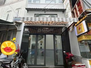 Nhà đep q4 tphcm sát hẻm xe hơi