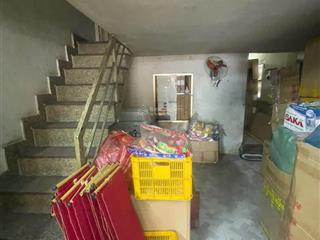 Nhà đẹp mặt tiền tôn đản q4 tphcm