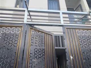 Nhà đẹp q4 tphcm chdv có dòng tiền mỗi tháng