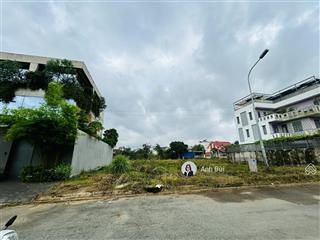 Bán gấp lô đất biệt thự đối diện công viên 2000m2 kdc phú nhuận. rổ hàng hơn 20 nền chuyển nhượng