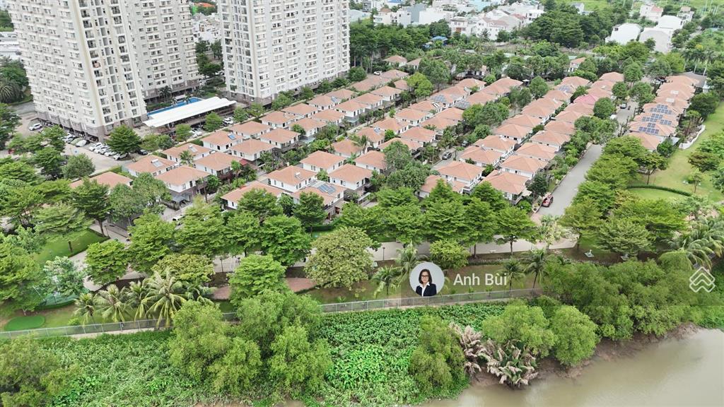 Bán gấp căn villa góc 3 mặt thoáng, ven sông rạch chiếc. sổ hồng riêng. hàng siêu hiếm