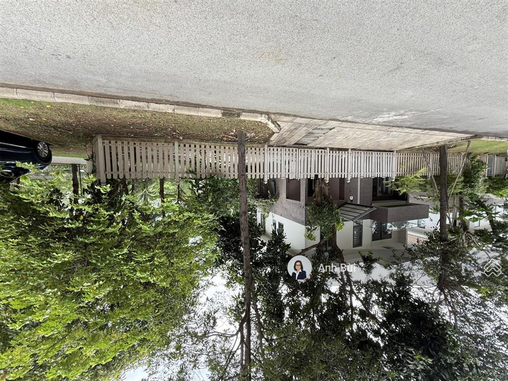 Bán gấp căn villa góc 3 mặt thoáng, ven sông rạch chiếc. sổ hồng riêng. hàng siêu hiếm