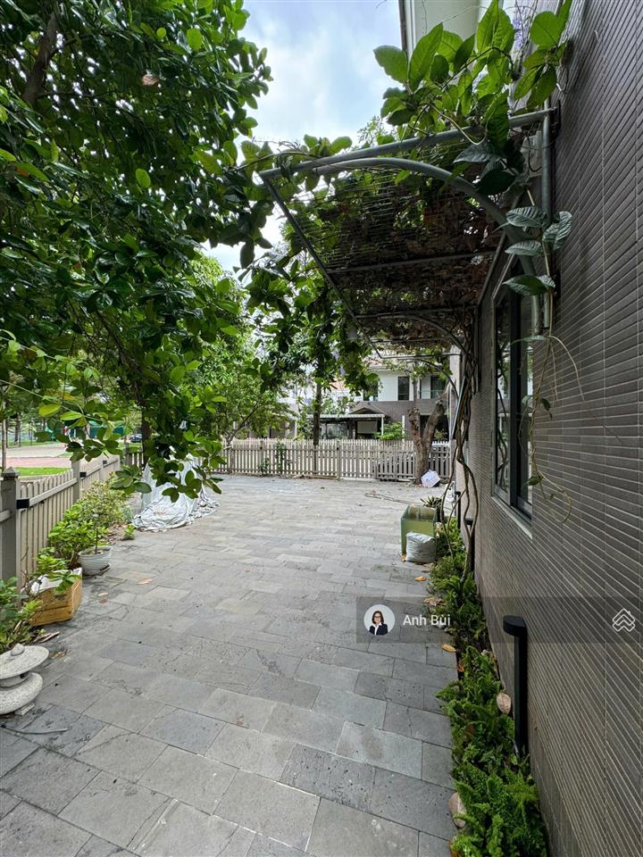 Bán căn góc 3 mặt tiền sông rạch chiếc valora fuji. sân vườn rộng. sổ hồng riêng. hàng siêu hiếm