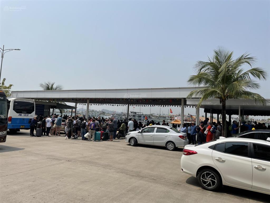 Quỹ căn cắt lỗ tuần châu xây 5 tầng diện tích 108m2 giá từ 5tỷxx đến hơn 7tỷxx mặt cảng quốc tế