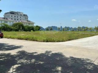 Bán lô đất liền kề tuần châu, đầu cảng biển, view vịnh, sổ đỏ, 108 m2 giá 3,5 tỷ. 0973 670 ***