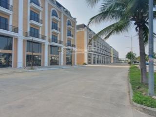 Đất lk tuần châu, âu 2, mặt cảng, view du thuyền 5 sao, giá tốt chỉ 4, x tỷ.  0973 670 ***