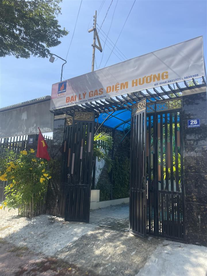 Bán hai căn liền kề mặt tiền gần biển