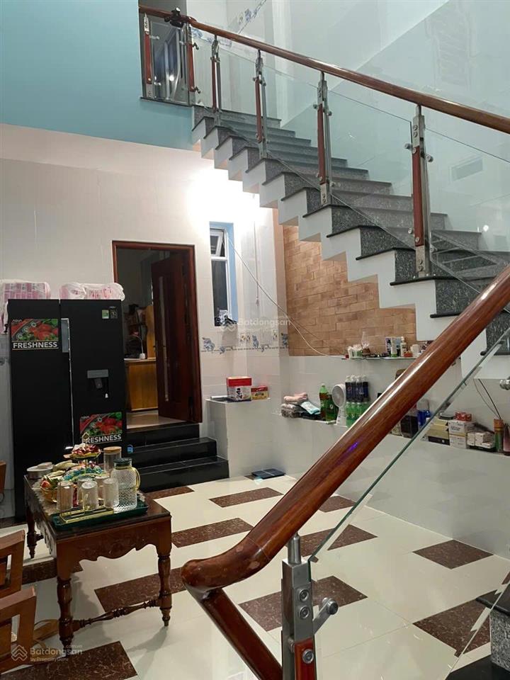 Bán hai căn liền kề mặt tiền gần biển