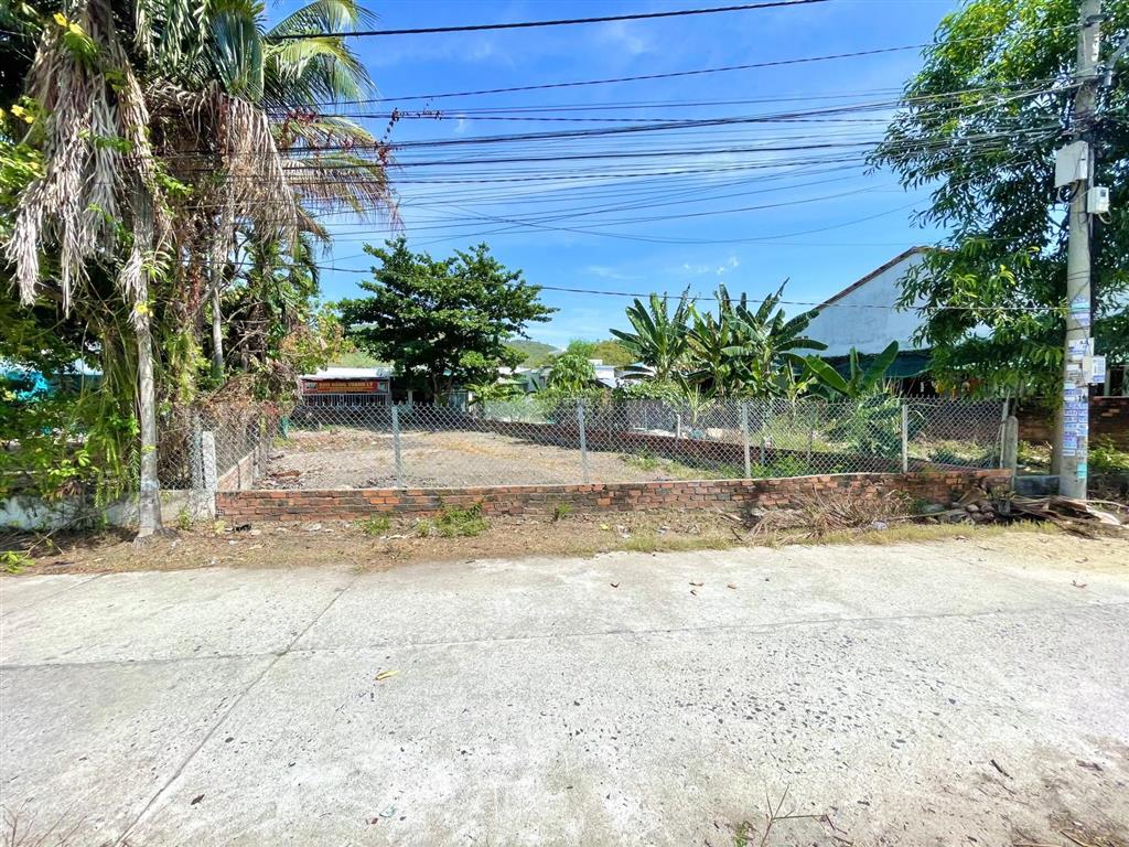 Cần bán lô đất ngang 11.69m mặt tiền la văn cầu phước đồng (phường nam nha trang) giá tốt